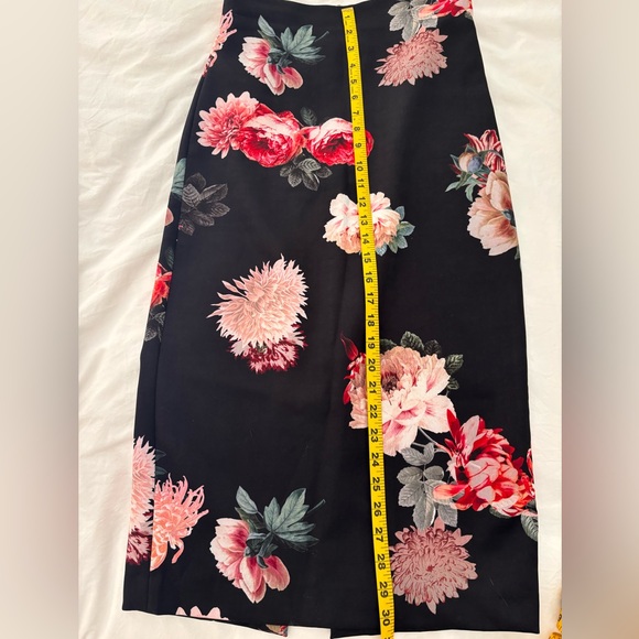 Zara Floral Midi Skirt - Picture 3 of 6